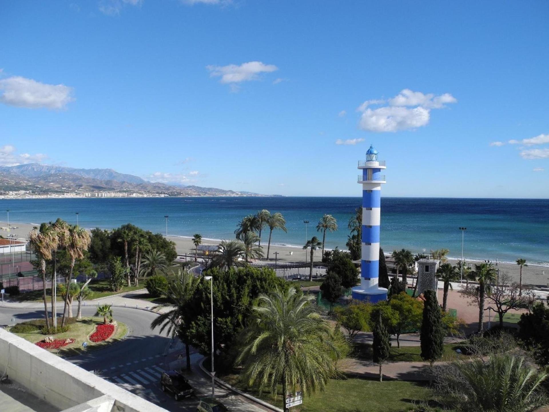 In Erster Strandlinie, Mit Balkon, Dachterrasse Und Gemeinschaftspool